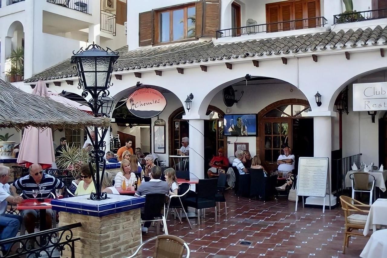 Apartment On The Plaza Alicante Exterior photo
